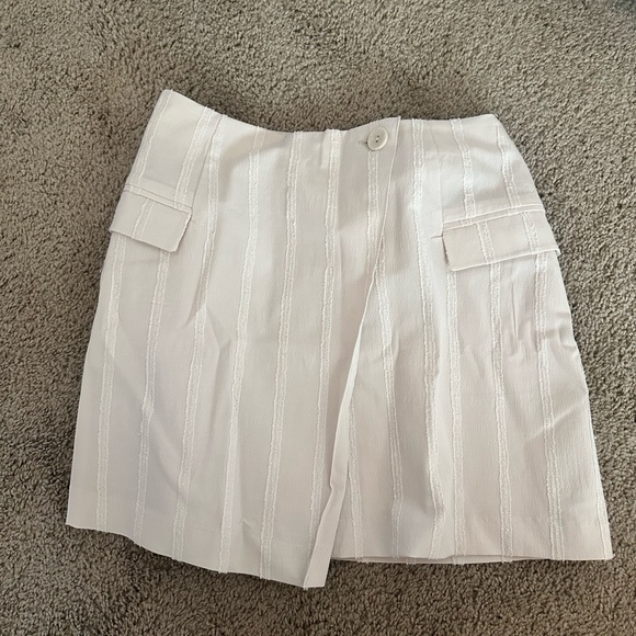 H&M Dresses & Skirts - H&M Cream Mini Skirt